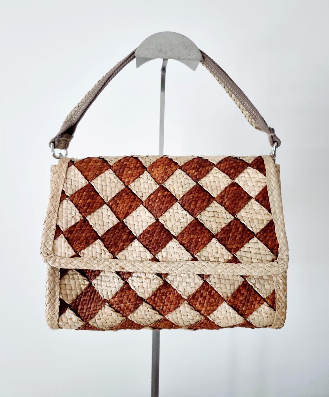Talunay Sling Bag in Brown