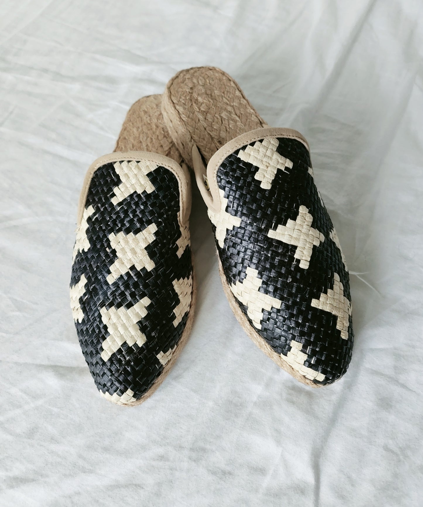 handwoven mule sandal black